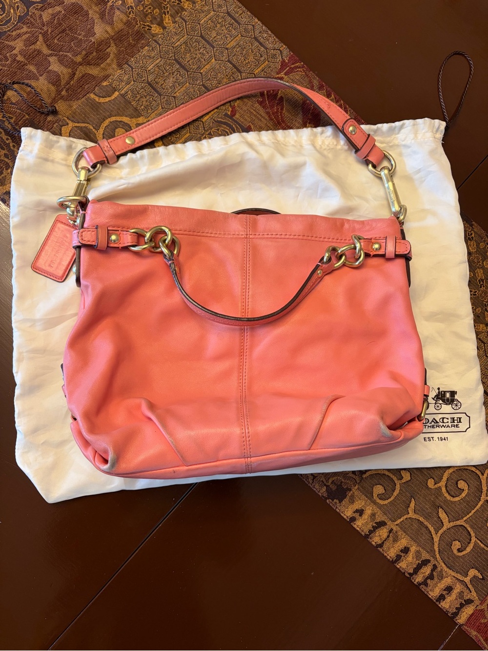 Vintage Y2K Coach Peach Leather Shoulder Bag with Gold Hardware